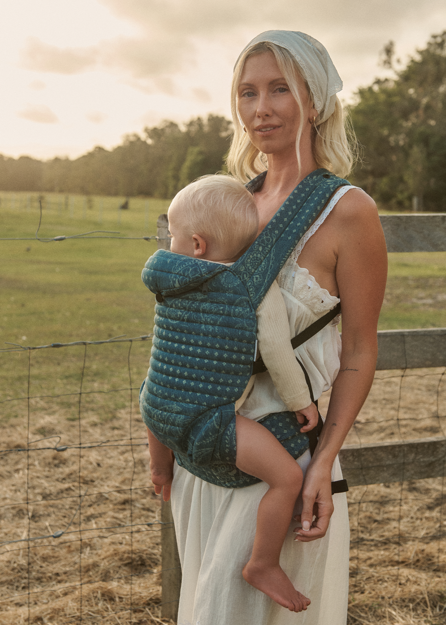 The Armadillo Baby Carrier - SPELL